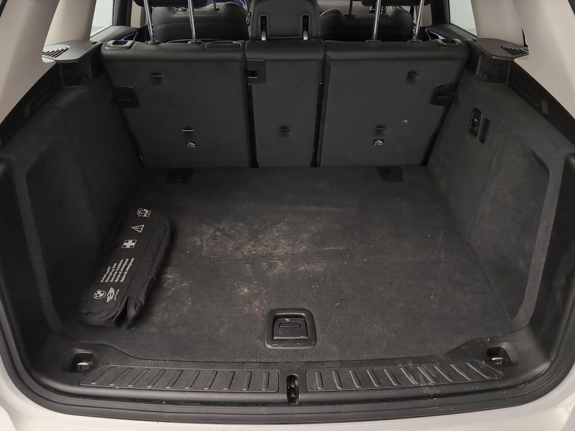 BMW X3 sDrive18d color Blanco. Año 2023. 110KW(150CV). Diésel. En concesionario Automotor Premium Velázquez - Málaga de Málaga