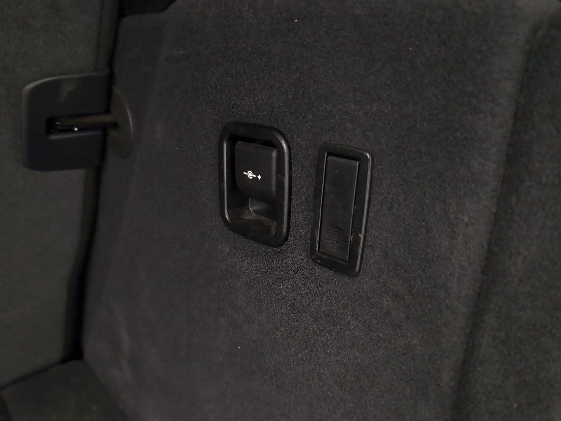 BMW X3 sDrive18d color Blanco. Año 2023. 110KW(150CV). Diésel. En concesionario Automotor Premium Velázquez - Málaga de Málaga