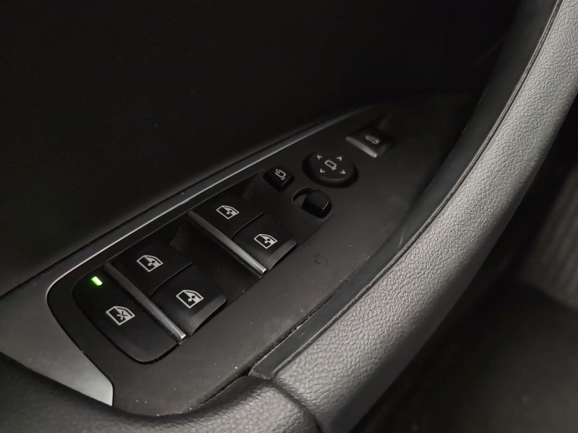 BMW X3 sDrive18d color Blanco. Año 2023. 110KW(150CV). Diésel. En concesionario Automotor Premium Velázquez - Málaga de Málaga