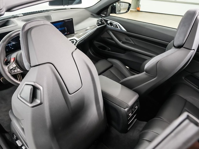 BMW M M4 Cabrio color Negro. Año 2024. 375KW(510CV). Gasolina. En concesionario Oliva Motor Girona de Girona