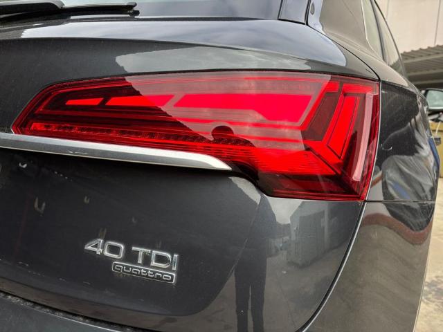 Foto 14 Audi Q5 Advanced 40 TDI quattro-ultra 150 kW (204 CV)