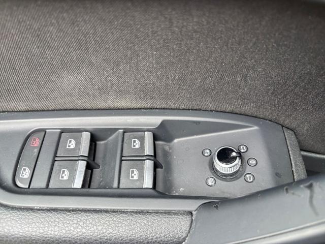 Foto 18 Audi Q5 Advanced 40 TDI quattro-ultra 150 kW (204 CV)