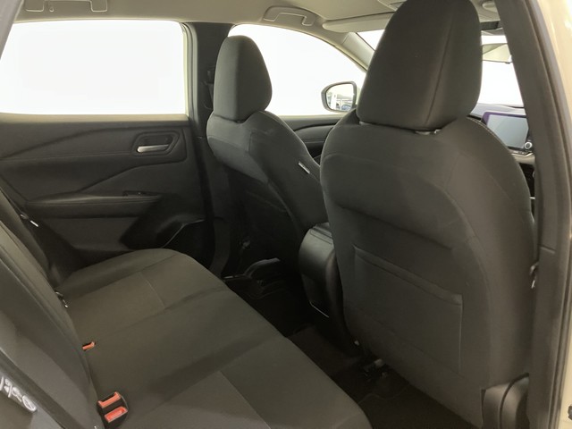 Foto 14 Nissan Qashqai DIG-T 140 mHEV Acenta 4x2 103 kW (140 CV)