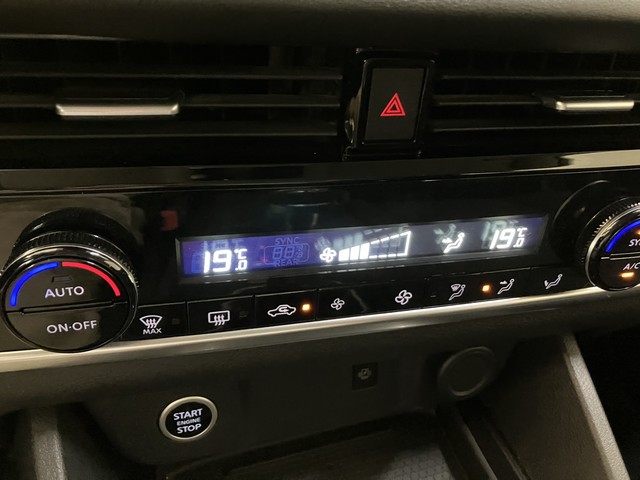 Foto 23 Nissan Qashqai DIG-T 140 mHEV Acenta 4x2 103 kW (140 CV)