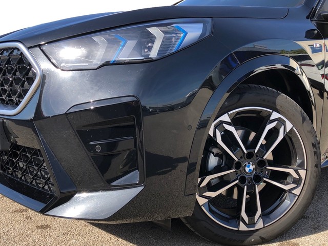 BMW X2 sDrive20d color Negro. Año 2025. 120KW(163CV). Diésel. En concesionario Vehinter Getafe de Madrid