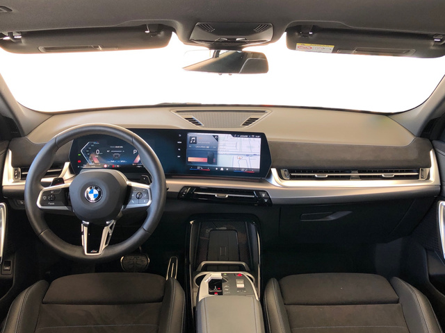 BMW X2 sDrive20d color Negro. Año 2025. 120KW(163CV). Diésel. En concesionario Vehinter Getafe de Madrid