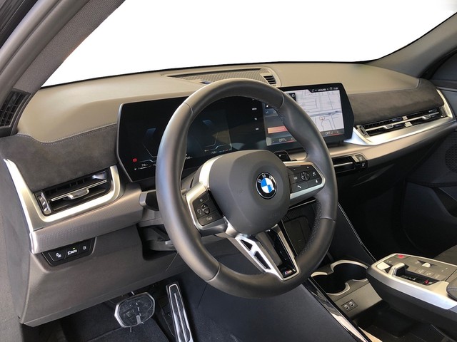 BMW X2 sDrive20d color Negro. Año 2025. 120KW(163CV). Diésel. En concesionario Vehinter Getafe de Madrid