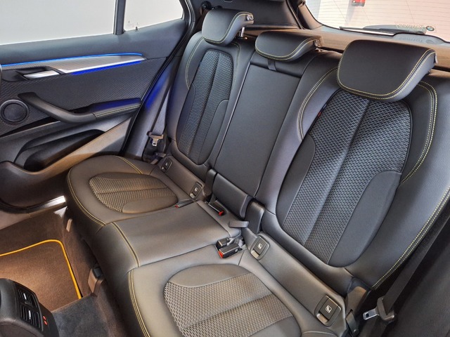 BMW X2 sDrive18d color Negro. Año 2021. 110KW(150CV). Diésel. En concesionario Tormes Motor de Salamanca