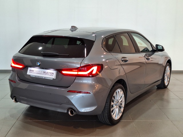 BMW Serie 1 118d color Gris. Año 2024. 110KW(150CV). Diésel. En concesionario Tormes Motor de Salamanca