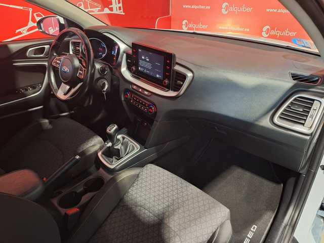 Kia Ceed 1.6 MHEV iMT Drive 100 kW (136 CV)