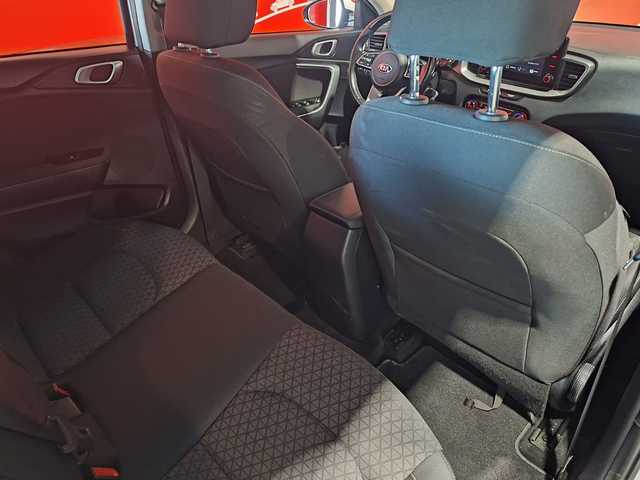 Kia Ceed 1.6 MHEV iMT Drive 100 kW (136 CV)