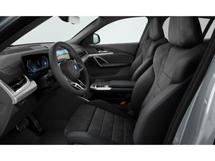 Fotos de BMW iX2 eDrive20 color Gris. Año 2025. 150KW(204CV). Eléctrico. En concesionario Caetano Cuzco Raimundo Fernandez Villaverde, 45 de Madrid