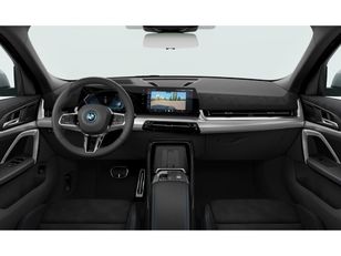 Fotos de BMW iX2 eDrive20 color Gris. Año 2025. 150KW(204CV). Eléctrico. En concesionario Caetano Cuzco Raimundo Fernandez Villaverde, 45 de Madrid