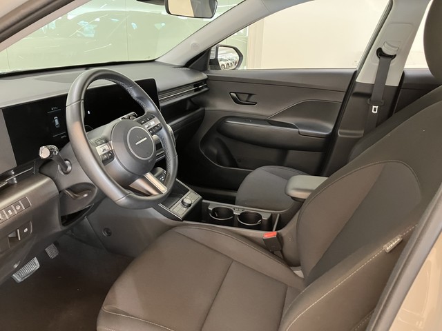 Foto 11 Hyundai Kona 1.6 GDI HEV Maxx DCT 104 kW (141 CV)