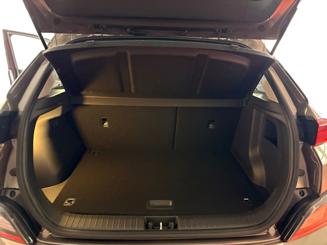 Foto 14 Hyundai Kona EV Maxx 100 kW (136 CV)