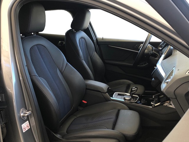 BMW Serie 1 118d color Gris. Año 2024. 110KW(150CV). Diésel. En concesionario Vehinter Alcorcón de Madrid