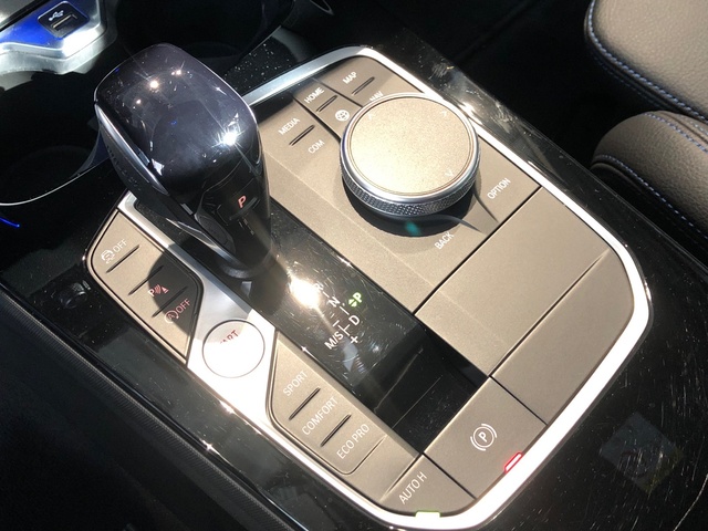 BMW Serie 1 118d color Gris. Año 2024. 110KW(150CV). Diésel. En concesionario Vehinter Alcorcón de Madrid