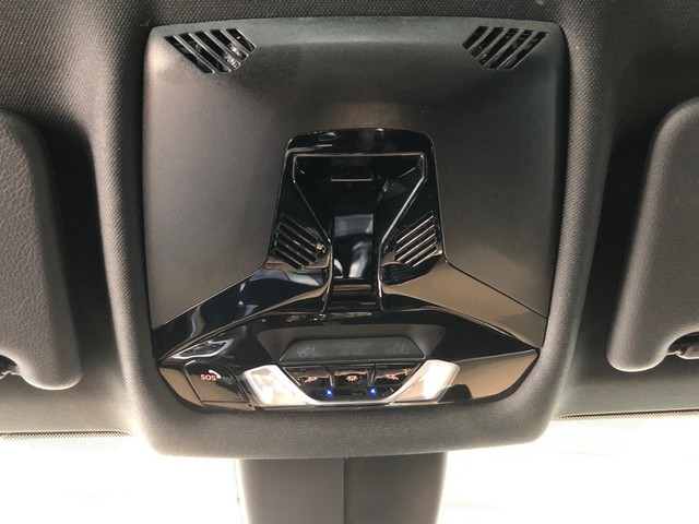 BMW Serie 1 118d color Gris. Año 2024. 110KW(150CV). Diésel. En concesionario Vehinter Alcorcón de Madrid