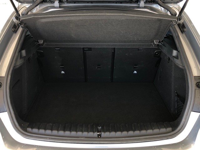 BMW Serie 1 118d color Gris. Año 2024. 110KW(150CV). Diésel. En concesionario Vehinter Alcorcón de Madrid