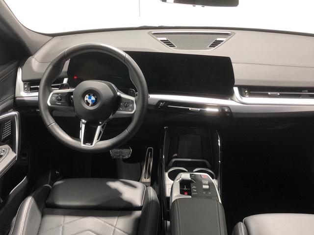 BMW X2 sDrive18d color Gris. Año 2025. 110KW(150CV). Diésel. En concesionario Auto Premier, S.A. - MADRID de Madrid