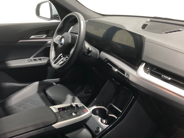 BMW X2 sDrive18d color Gris. Año 2025. 110KW(150CV). Diésel. En concesionario Auto Premier, S.A. - MADRID de Madrid