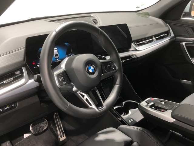 BMW X2 sDrive18d color Gris. Año 2025. 110KW(150CV). Diésel. En concesionario Auto Premier, S.A. - MADRID de Madrid