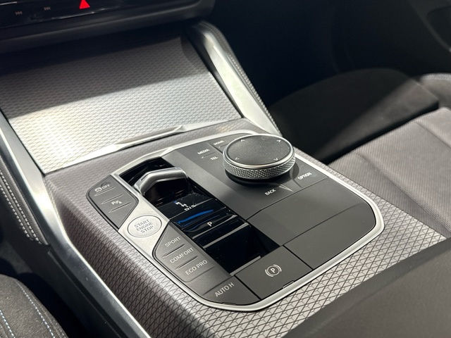 BMW Serie 4 420d Gran Coupe color Negro. Año 2025. 140KW(190CV). Diésel. En concesionario Auto Premier, S.A. - MADRID de Madrid