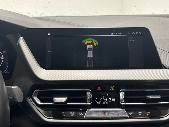 BMW Serie 1 118i color Blanco. Año 2021. 103KW(140CV). Gasolina. En concesionario Auto Premier, S.A. - ALCALÁ DE HENARES de Madrid