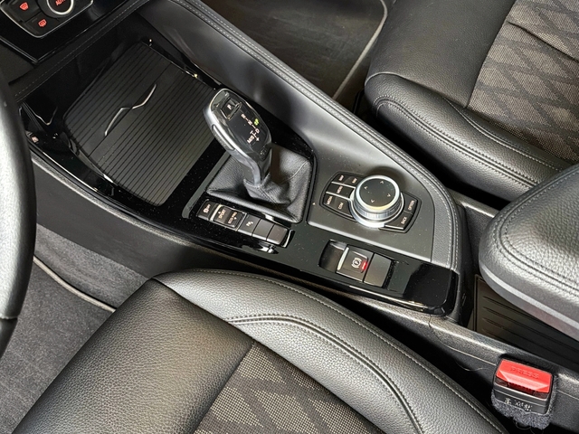 BMW X1 sDrive18d color Gris Plata. Año 2021. 110KW(150CV). Diésel. En concesionario Triocar Gijón (Bmw y Mini) de Asturias