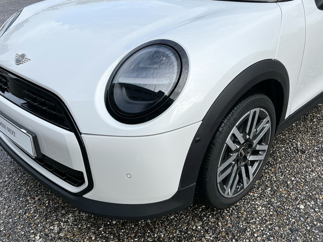 fotoG 5 del MINI MINI 5 Puertas Cooper C 115 kW (156 CV) 156cv Gasolina del 2025 en Pontevedra