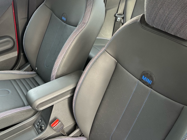 fotoG 23 del MINI MINI 5 Puertas Cooper C 115 kW (156 CV) 156cv Gasolina del 2025 en Pontevedra