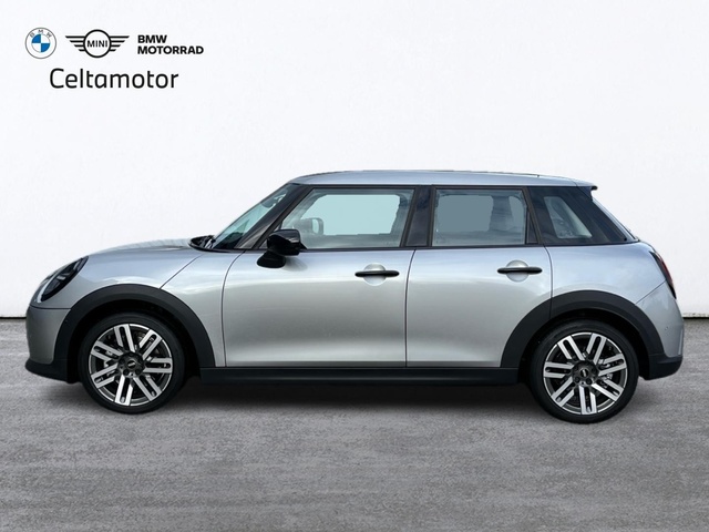 fotoG 2 del MINI MINI 5 Puertas Cooper C 115 kW (156 CV) 156cv Gasolina del 2025 en Pontevedra