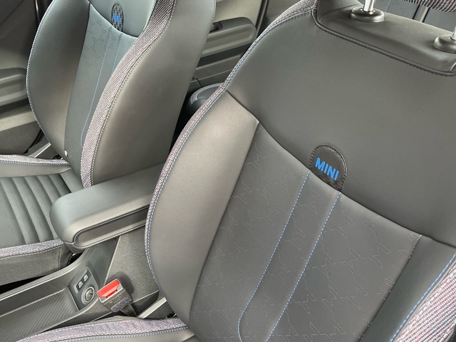 fotoG 22 del MINI MINI 5 Puertas Cooper C 115 kW (156 CV) 156cv Gasolina del 2025 en Pontevedra