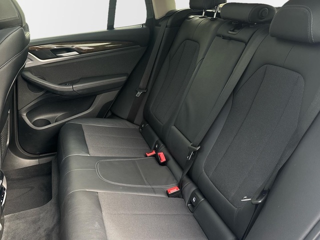 BMW X3 xDrive20d color Blanco. Año 2020. 140KW(190CV). Diésel. En concesionario Pruna Motor, S.L de Barcelona