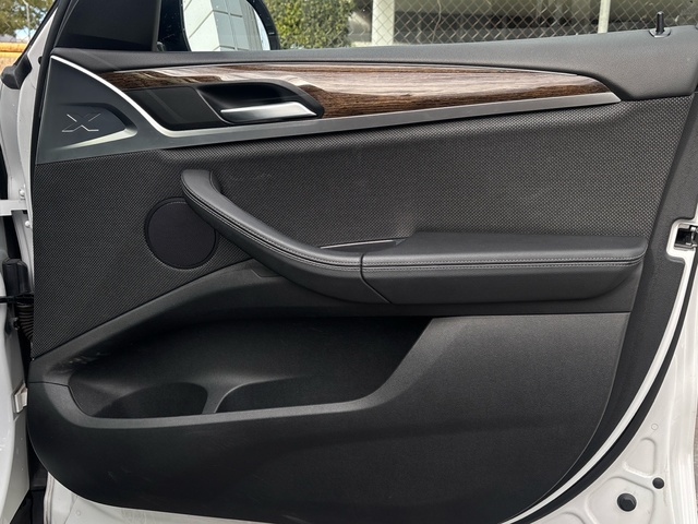 BMW X3 xDrive20d color Blanco. Año 2020. 140KW(190CV). Diésel. En concesionario Pruna Motor, S.L de Barcelona