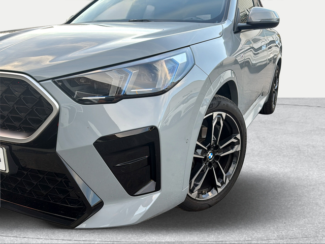 BMW X2 sDrive18d color Gris. Año 2025. 110KW(150CV). Diésel. En concesionario Ilbira Motor | Granada de Granada