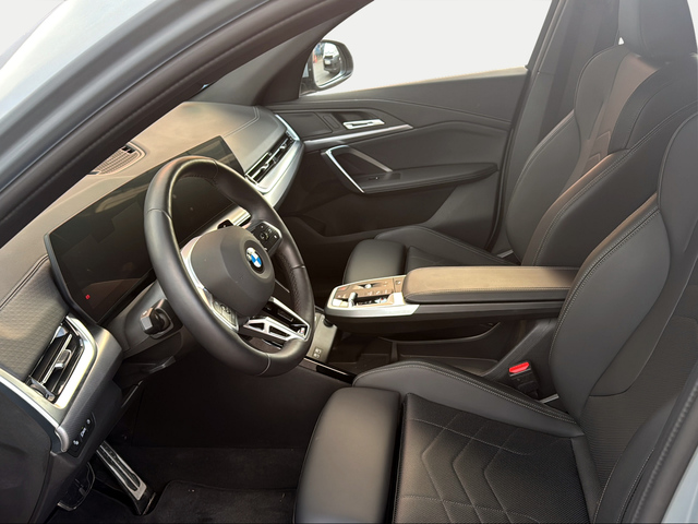 BMW X2 sDrive18d color Gris. Año 2025. 110KW(150CV). Diésel. En concesionario Ilbira Motor | Granada de Granada