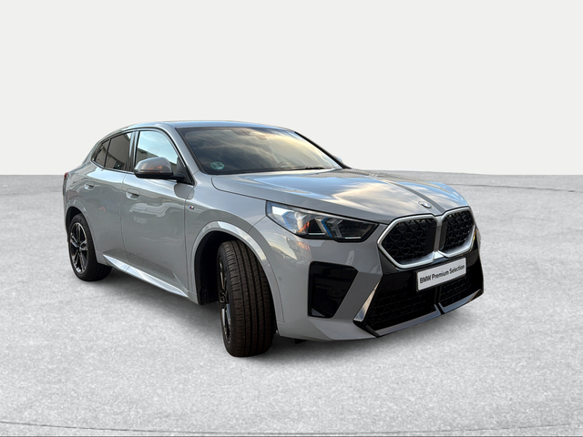 BMW X2 sDrive18d color Gris. Año 2025. 110KW(150CV). Diésel. En concesionario Ilbira Motor | Granada de Granada