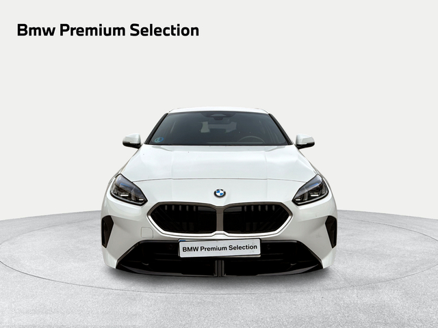 BMW Serie 1 120i color Blanco. Año 2025. 125KW(170CV). Gasolina. En concesionario Ilbira Motor | Granada de Granada