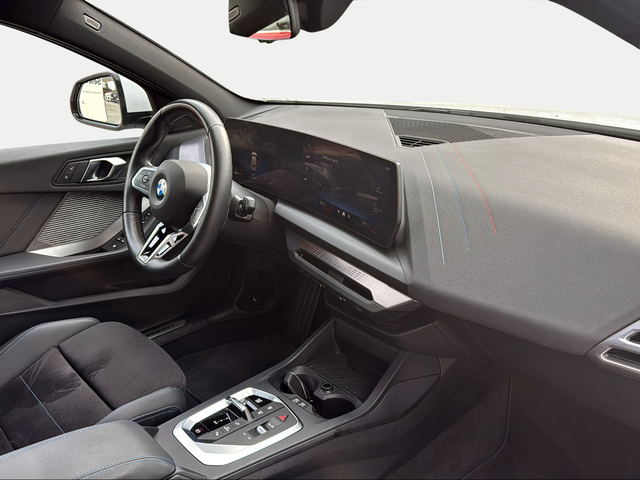 BMW Serie 1 120i color Blanco. Año 2025. 125KW(170CV). Gasolina. En concesionario Ilbira Motor | Granada de Granada