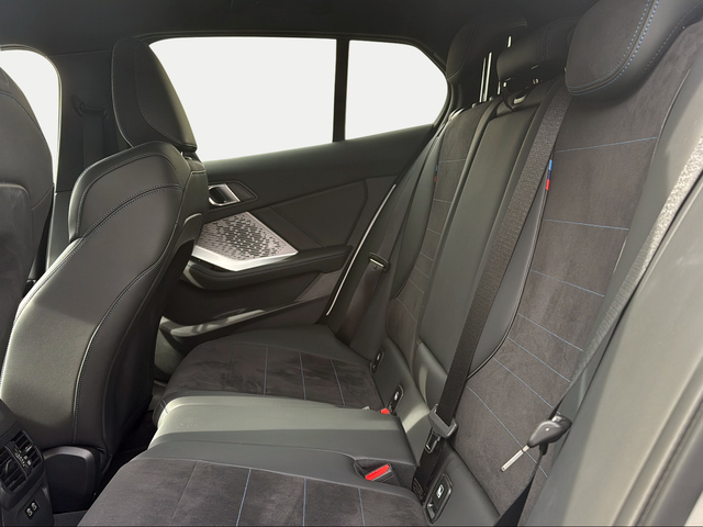 BMW Serie 1 120i color Blanco. Año 2025. 125KW(170CV). Gasolina. En concesionario Ilbira Motor | Granada de Granada