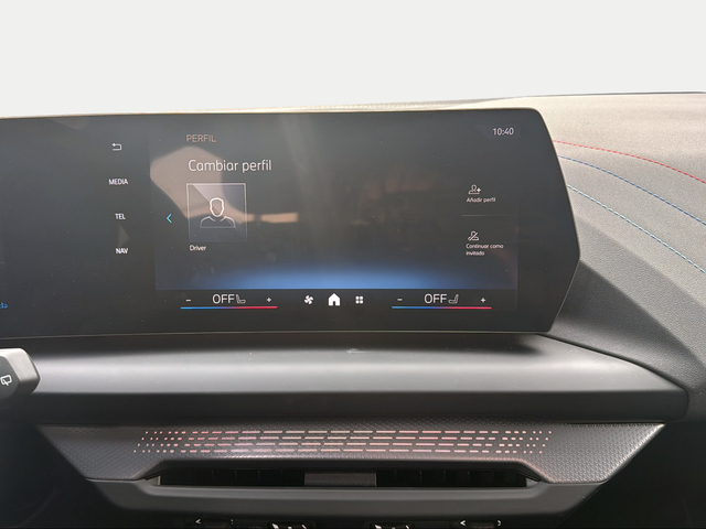 BMW Serie 1 120i color Blanco. Año 2025. 125KW(170CV). Gasolina. En concesionario Ilbira Motor | Granada de Granada