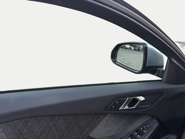 BMW Serie 1 120d color Gris. Año 2025. 120KW(163CV). Diésel. En concesionario Ilbira Motor | Granada de Granada