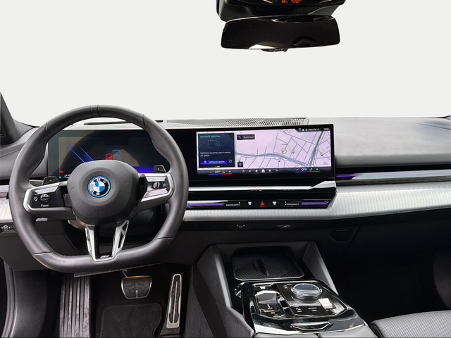 BMW Serie 5 530e color Negro. Año 2025. 220KW(299CV). Híbrido Electro/Gasolina. En concesionario Ilbira Motor | Granada de Granada