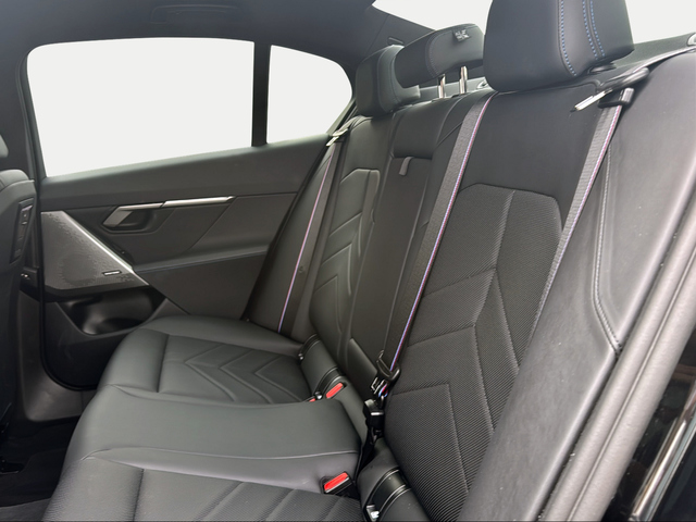 BMW Serie 5 530e color Negro. Año 2025. 220KW(299CV). Híbrido Electro/Gasolina. En concesionario Ilbira Motor | Granada de Granada