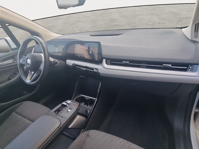 BMW Serie 2 218d Active Tourer color Blanco. Año 2023. 110KW(150CV). Diésel. En concesionario GANDIA Automoviles Fersan, S.A. de Valencia