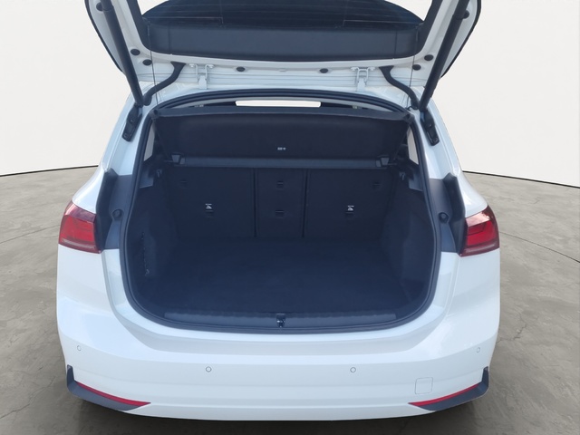 BMW Serie 2 218d Active Tourer color Blanco. Año 2023. 110KW(150CV). Diésel. En concesionario GANDIA Automoviles Fersan, S.A. de Valencia