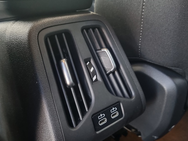 BMW Serie 2 218d Active Tourer color Blanco. Año 2023. 110KW(150CV). Diésel. En concesionario GANDIA Automoviles Fersan, S.A. de Valencia