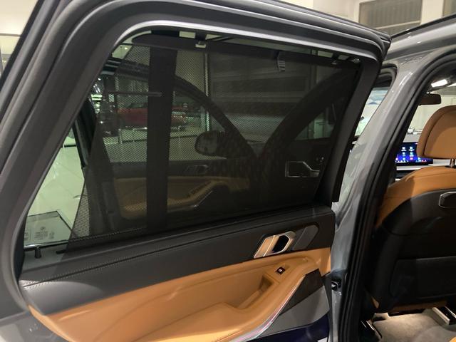 BMW X5 xDrive40d color Gris. Año 2024. 259KW(352CV). Diésel. En concesionario Automotor Costa, S.L.U. de Almería