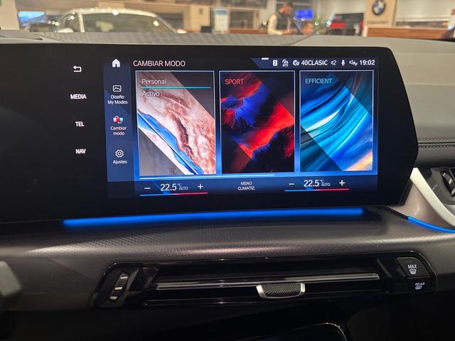 BMW Serie 2 218d Active Tourer color Gris. Año 2022. 110KW(150CV). Diésel. En concesionario Automotor Costa, S.L.U. de Almería